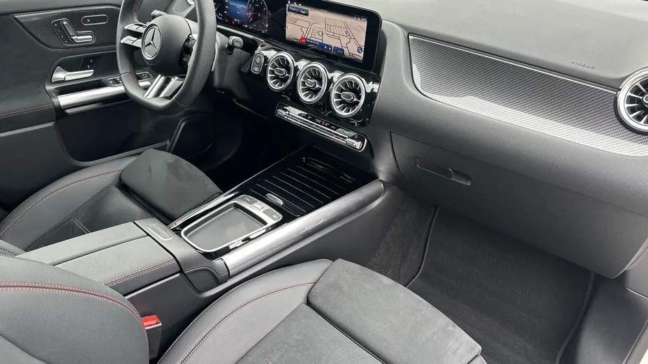 MERCEDES-BENZ GLA GLA 200 mHEV AMG Line 7G-DCT