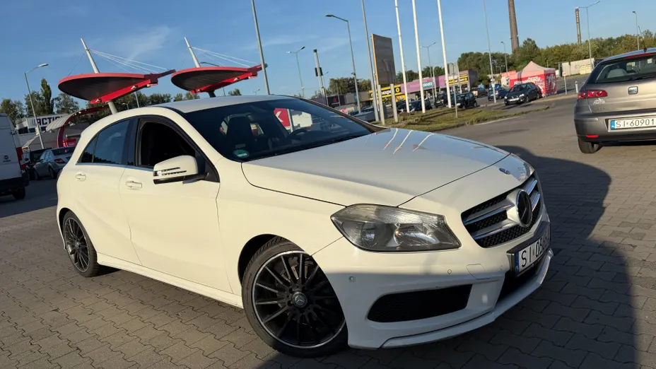 MERCEDES-BENZ A Klasa A 180 AMG Line