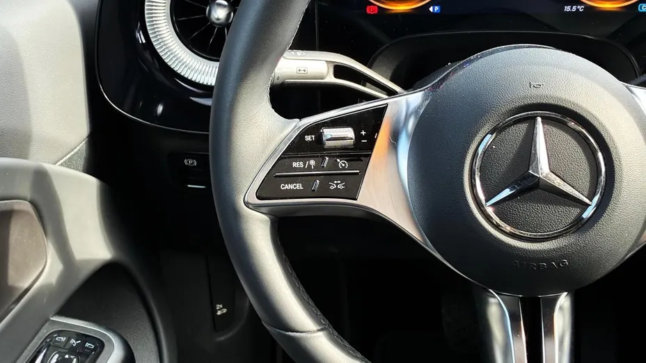 MERCEDES-BENZ CLA -