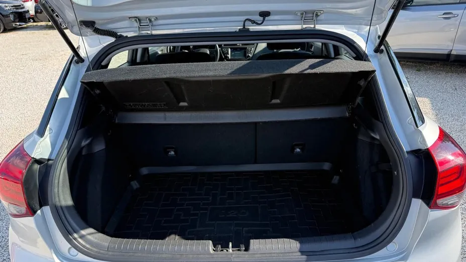 HYUNDAI i20 -