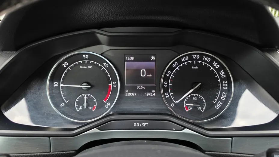 SKODA Superb -