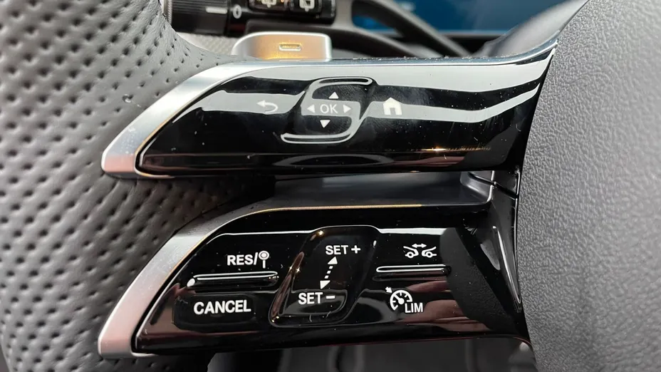 MERCEDES-BENZ GLC GLC 300 e 4-Matic AMG Line Nowy