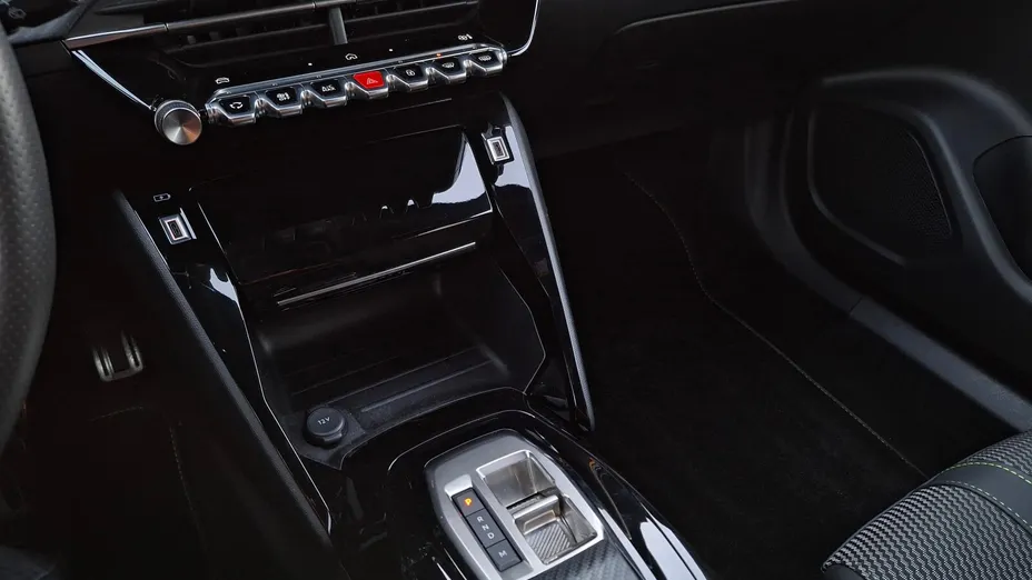 PEUGEOT 2008 2008 PureTech 130 GT S&S EAT8