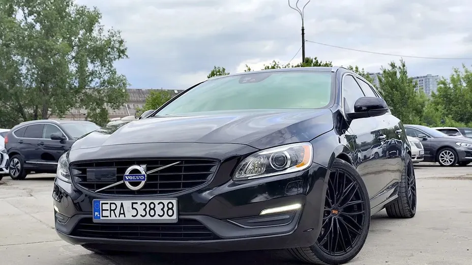 VOLVO V60 -