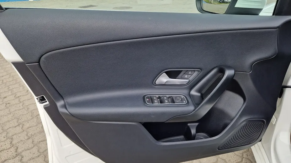 MERCEDES-BENZ A Klasa A 180 Style 7G-DCT
