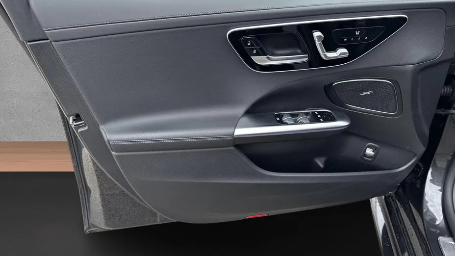 MERCEDES-BENZ C Klasa C 220 d mHEV 4-Matic AMG