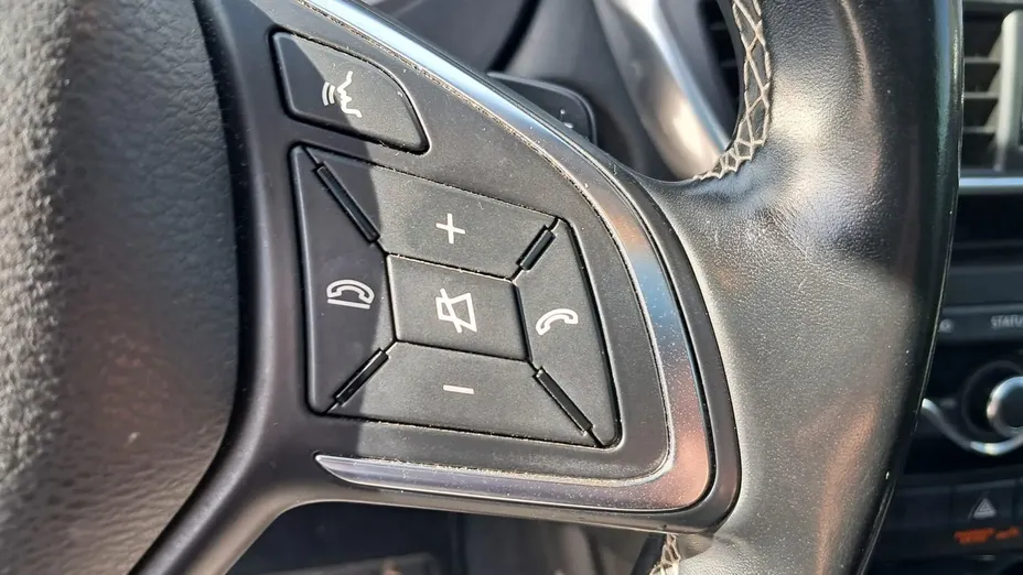 INFINITI QX30 -
