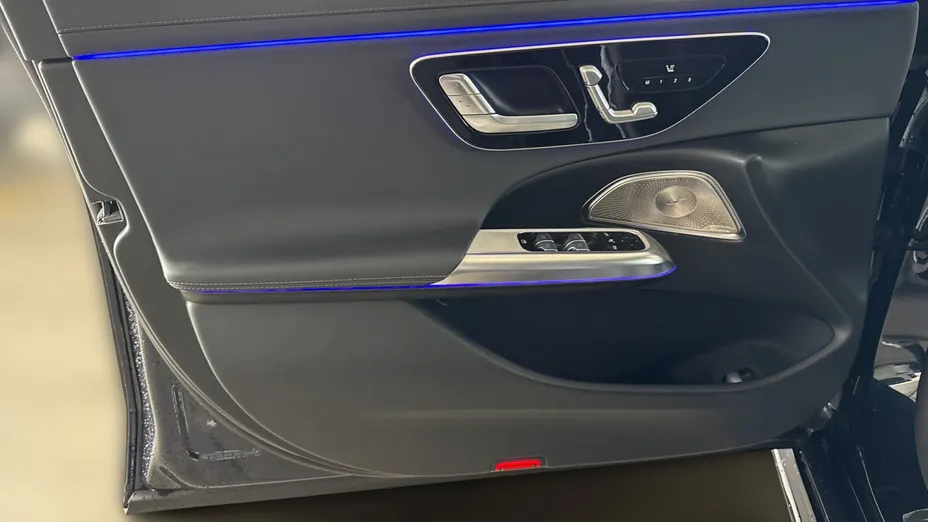 MERCEDES-BENZ E Klasa E 300 de PHEV 4-Matic AMG 9G-Tronic