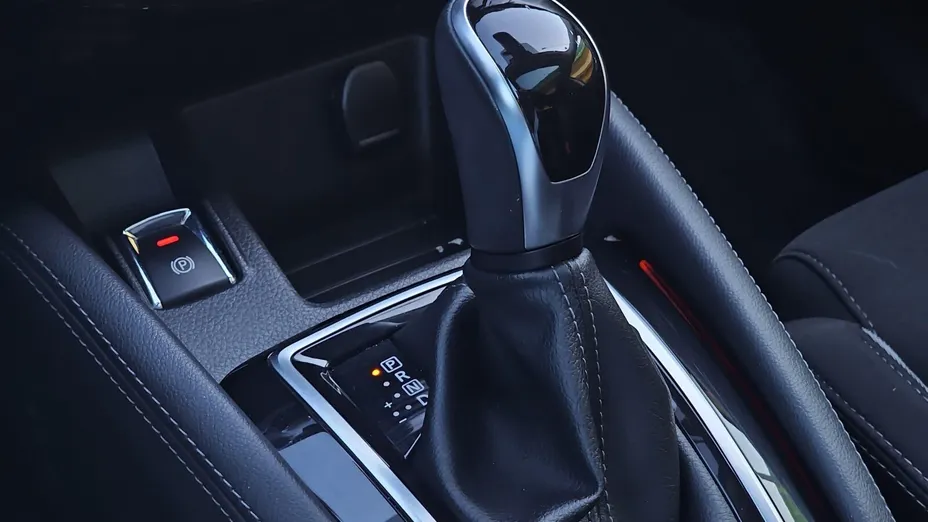 NISSAN Qashqai Qashqai 1.3 DIG-T N-Connecta DCT