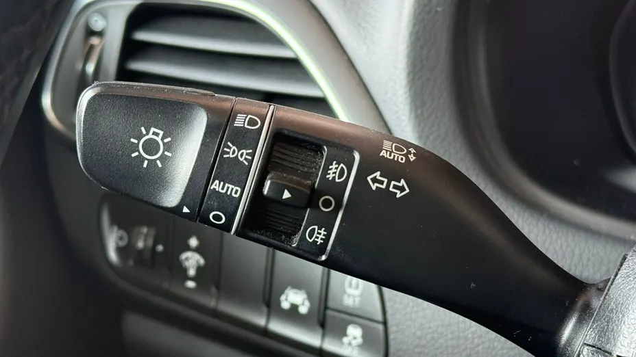 HYUNDAI i30 i30 1.4 Classic +