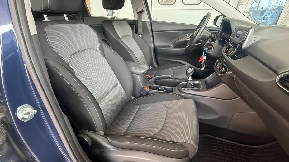 HYUNDAI i30 i30 1.4 Classic +