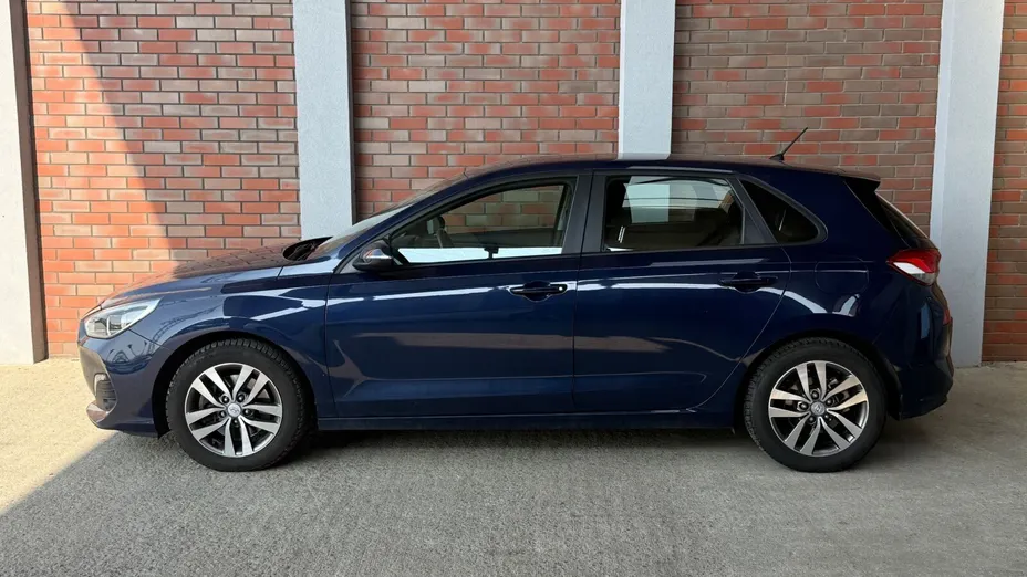 HYUNDAI i30 i30 1.4 Classic +