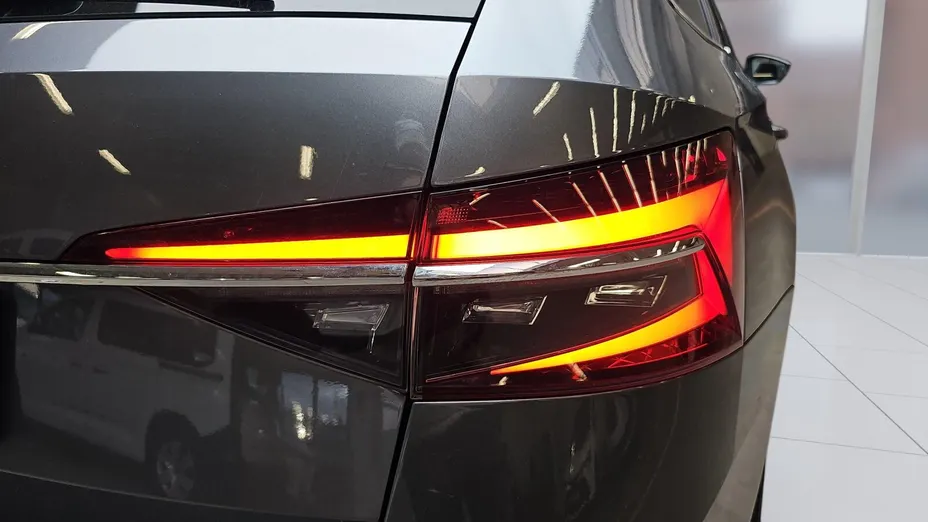 SKODA Superb Superb 2.0 TDI SCR Ambition