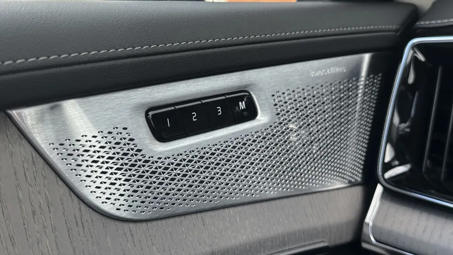 VOLVO XC90 XC90 T8 AWD Plug-In Hybrid Ultra Dark 7os aut