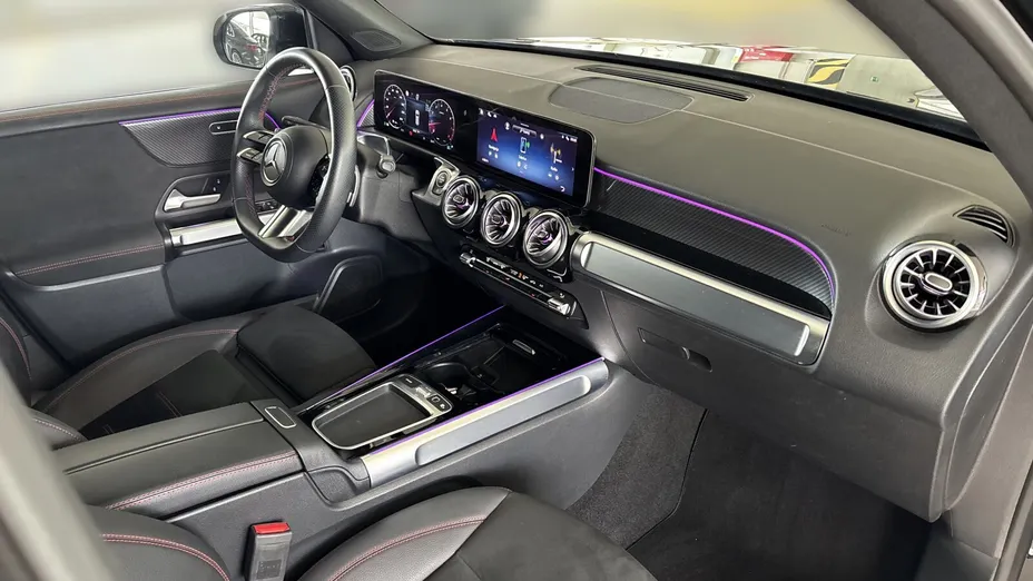 MERCEDES-BENZ GLB GLB 200 mHEV AMG Line 7G-DCT