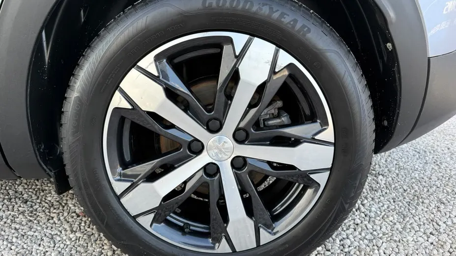PEUGEOT 3008 -