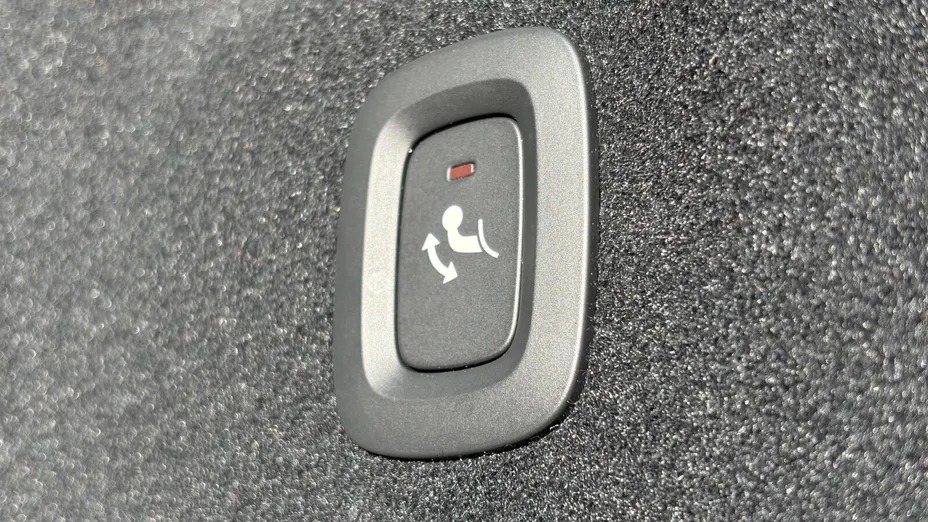 VOLVO XC60 XC60 T6 Plug-In Hybrid AWD Plus Dark aut