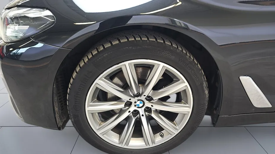 BMW Seria 5 518d mHEV aut