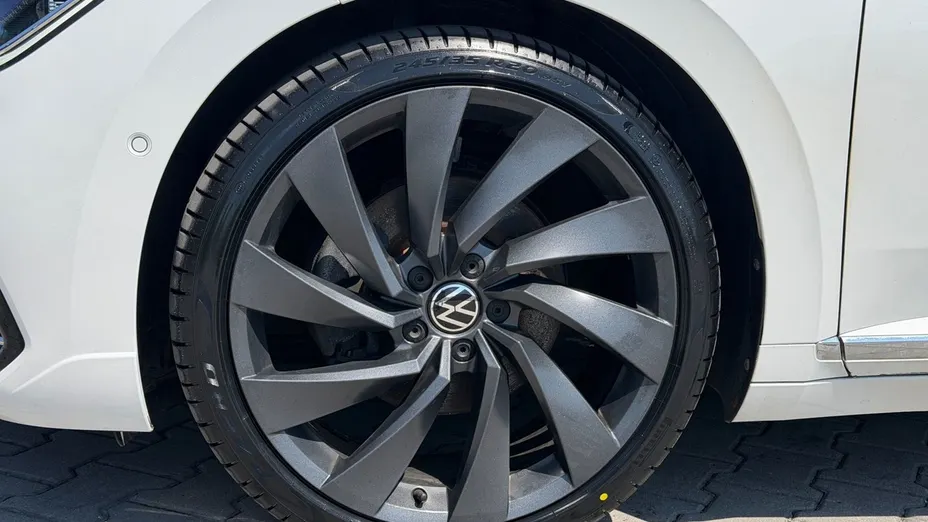 VOLKSWAGEN Arteon -