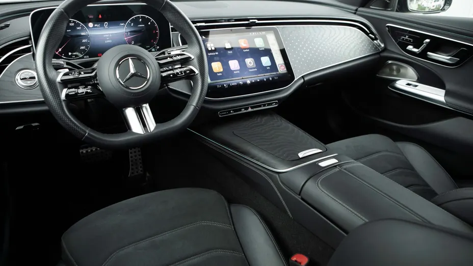 MERCEDES-BENZ E Klasa E 220 d mHEV 4-Matic AMG 9G-Tronic