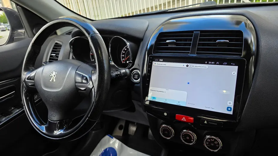 PEUGEOT 4008 -