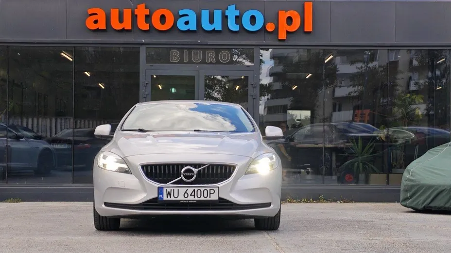 VOLVO V40 V40 D3 Drive-E SCR Momentum aut