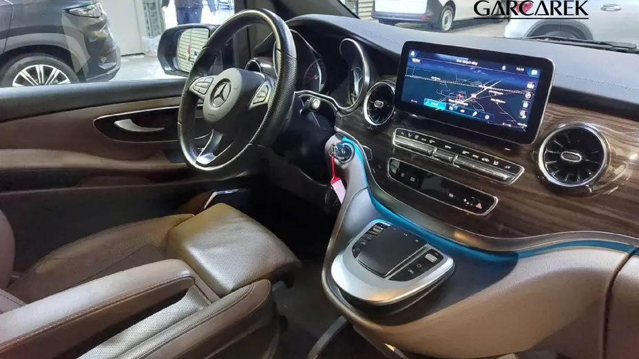 MERCEDES-BENZ V Klasa V 300 d Avantgarde 9G-Tronic (długi)