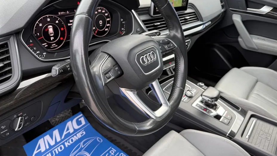 AUDI Q5 -