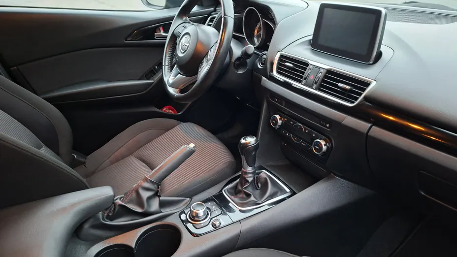 MAZDA 3 3 2.0 Exclusive +