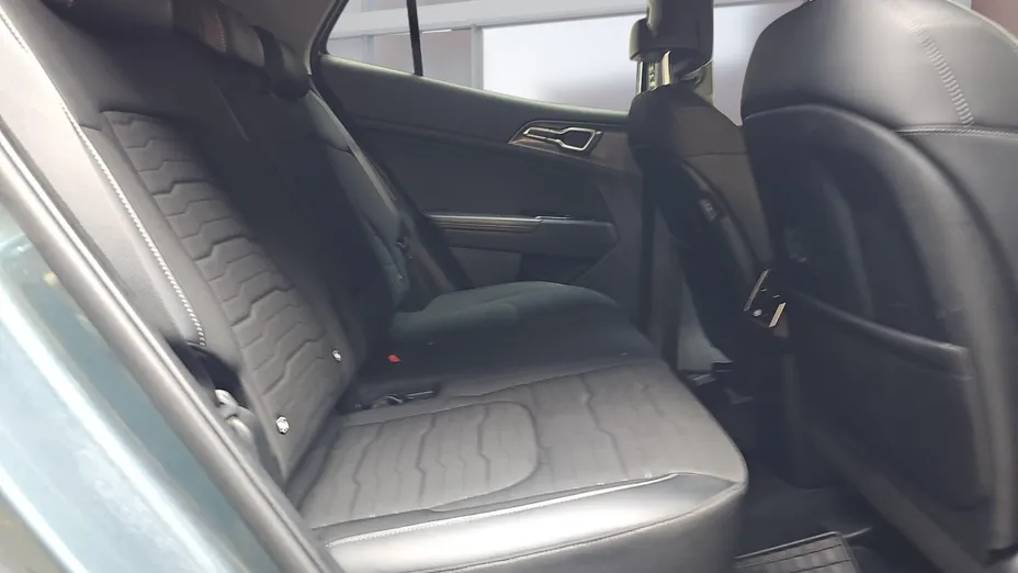 KIA Sportage Sportage 1.6 T-GDI HEV Business Line 4WD aut