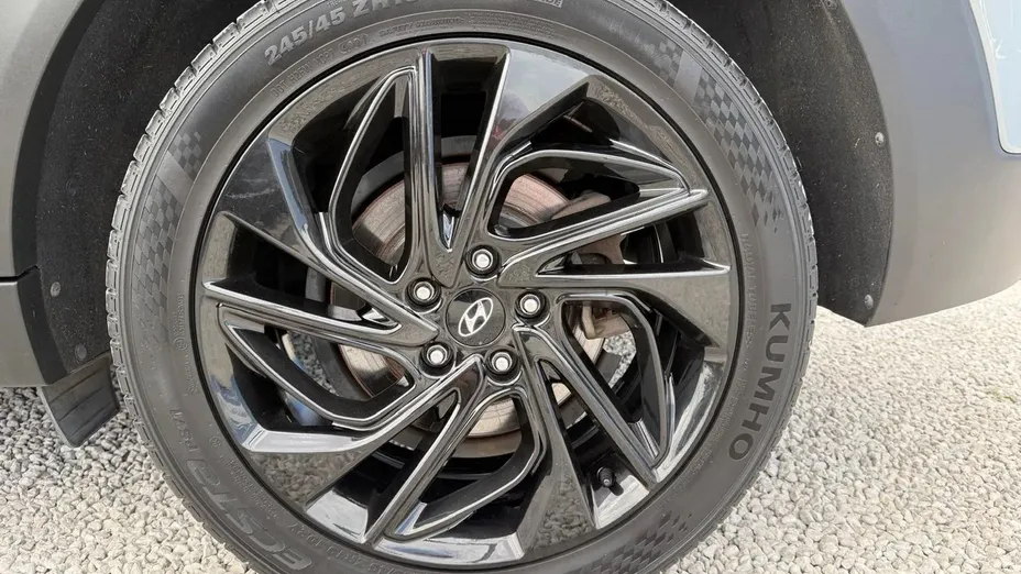 HYUNDAI Tucson -