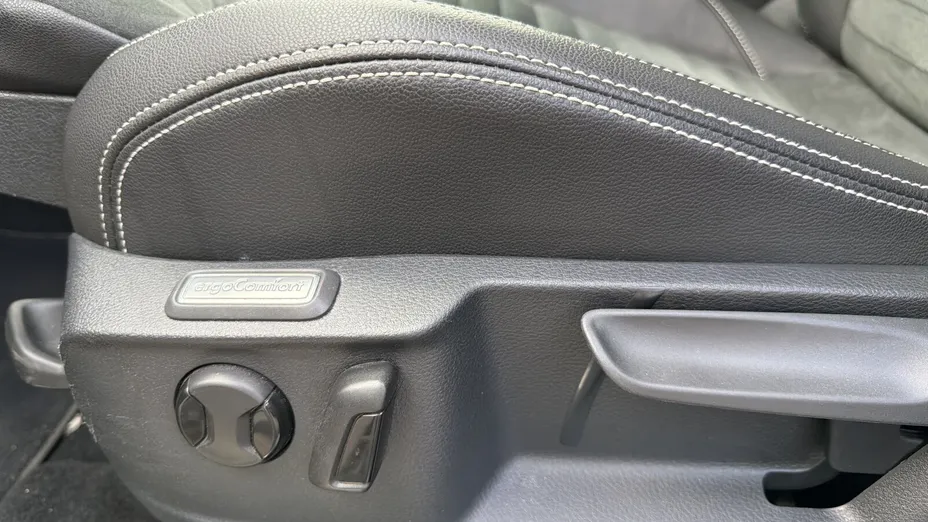 VOLKSWAGEN Passat -