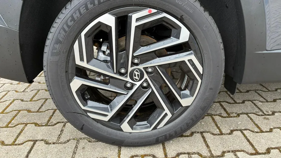 HYUNDAI Tucson -