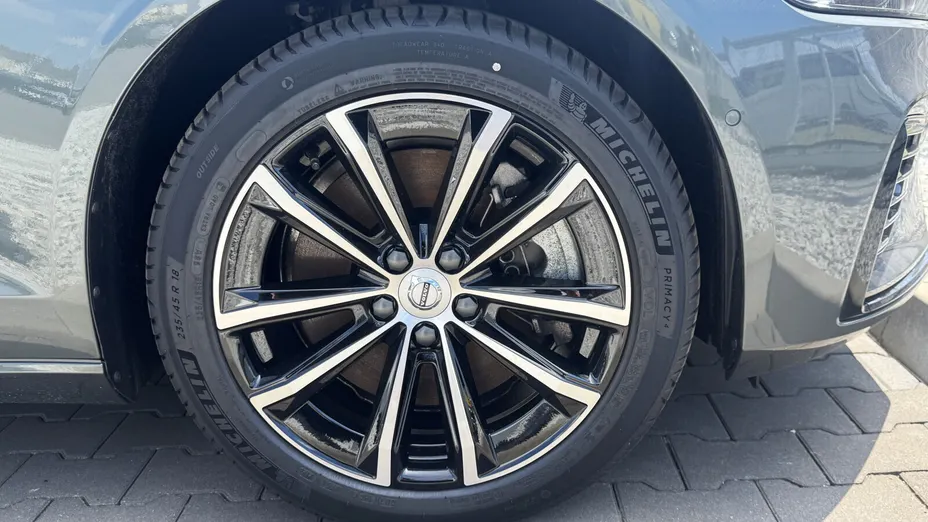 VOLVO V60 V60 T6 AWD Plug-In Hybrid Plus Dark aut