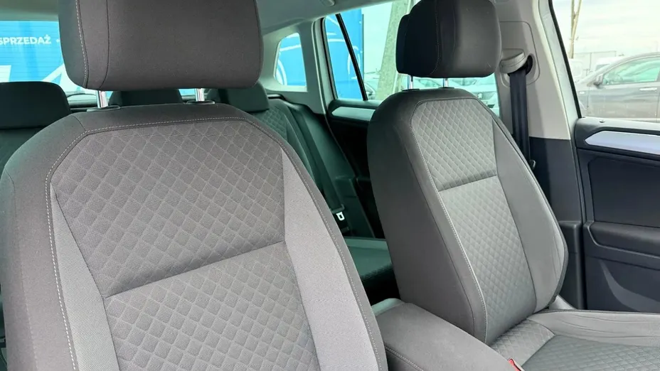 VOLKSWAGEN Tiguan -