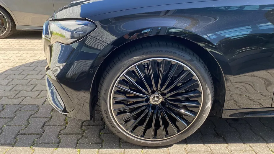 MERCEDES-BENZ E Klasa E 220 d mHEV 4-Matic AMG 9G-Tronic