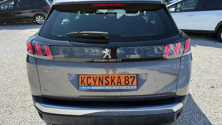 PEUGEOT 3008 -