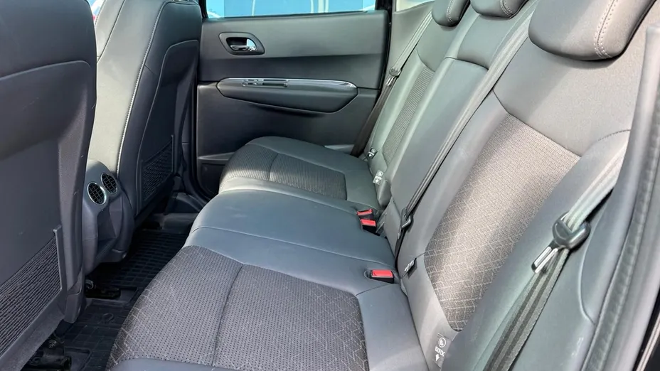 PEUGEOT 3008 -