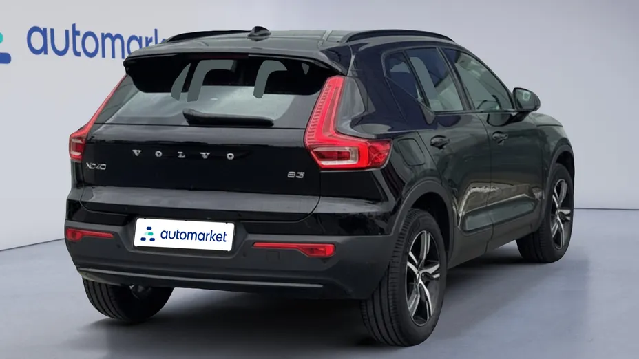 VOLVO XC40 XC40 B3 Plus Dark aut