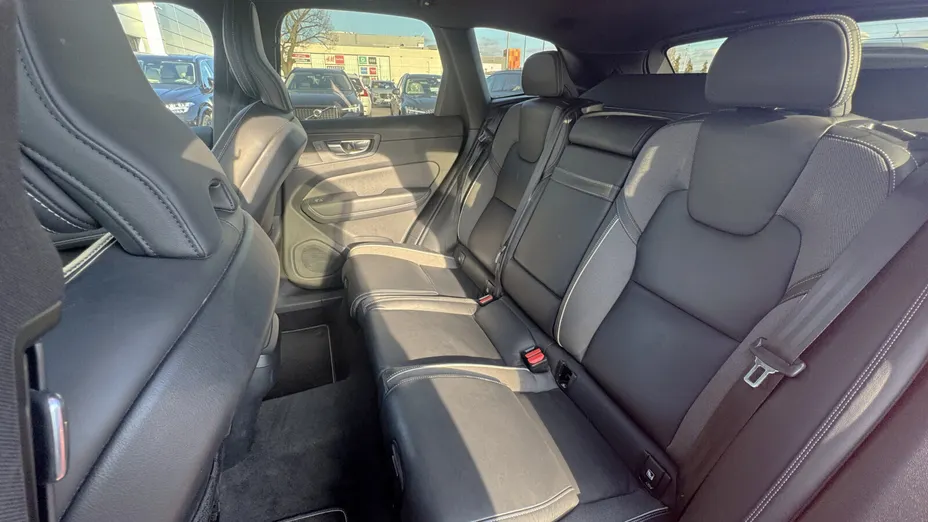 VOLVO XC60 XC60 B4 D AWD R-Design aut