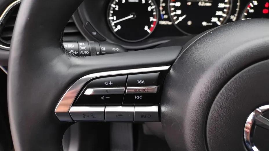 MAZDA CX-30 -