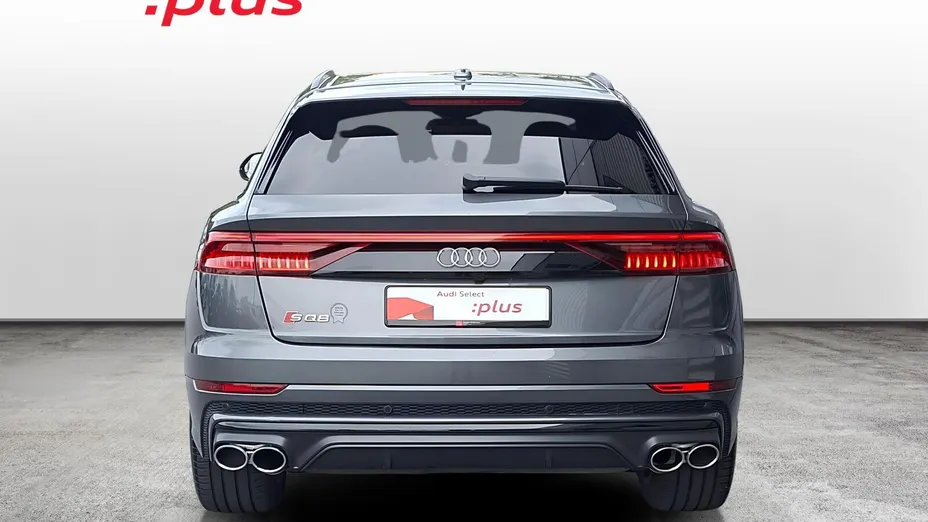 AUDI SQ8 -