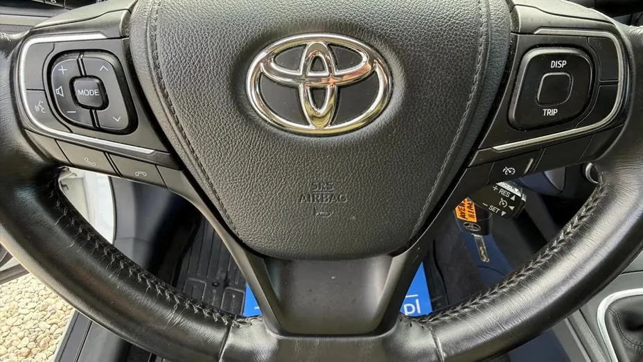 TOYOTA Avensis -