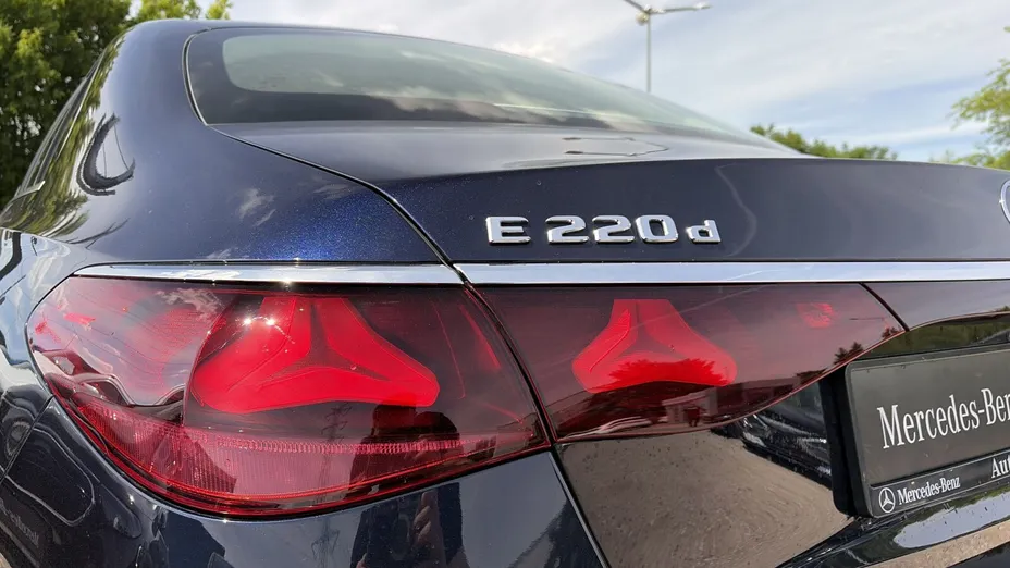 MERCEDES-BENZ E Klasa E 220 d mHEV 4-Matic Avantgarde 9G-Tronic