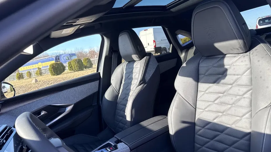 PEUGEOT 5008 5008 1.2 PureTech mHEV GT Exclusive S&S e-DCS6 Nowy