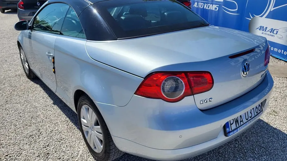 VOLKSWAGEN Eos -