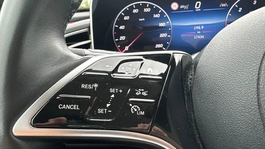 MERCEDES-BENZ E Klasa E 220 d mHEV 4-Matic Avantgarde 9G-Tronic
