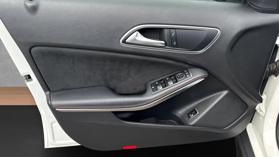 MERCEDES-BENZ GLA GLA 220 4-Matic AMG Line