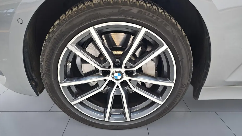 BMW Seria 3 330i xDrive aut