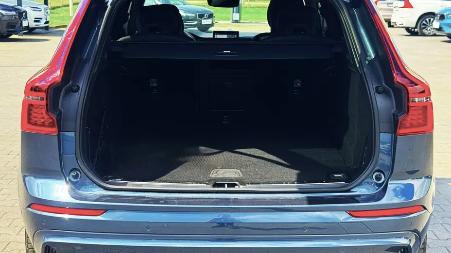 VOLVO XC60 XC60 T8 Plug-In Hybrid AWD Ultra Black Edition aut